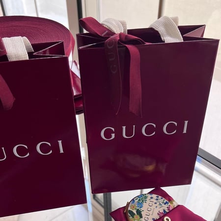 مرايا قوتشي فلورا الانيقة مع حافظة قماشية - اضافة كيس قوتشي العنابي اختيارية