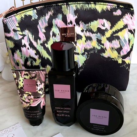 طقم تيد بيكر الاسود مع كيس