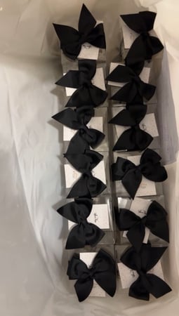 توزيعة المصباح بتصميم كريستالي لانعكاسات جذابه (مع امكانيه اضافة العطر او الشوكلاته)