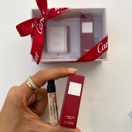 عطر كارتير امبولة مع حبه شوكلاته