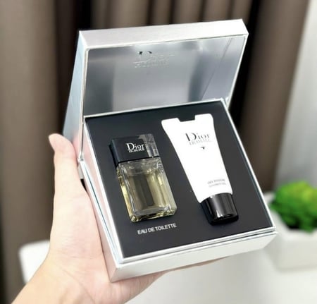 طقم ديور هوم الرجالي الاصلي مع كيس  Dior Homme set
