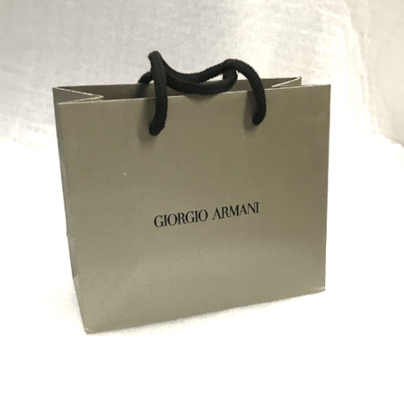 طقم ارماني ٣ قطع (باوتش ارماني + عطر Si بخاخ + ميني روج ) مع كيس اصلي