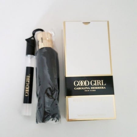 تعليقة فواحة لسيارة من CH الاصليه مع عطرها الفواح