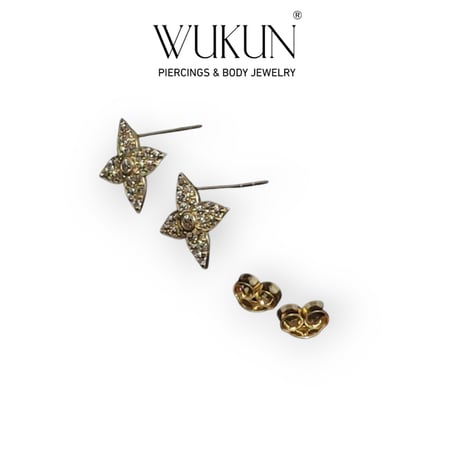 أقراط ذهب عيار 18k بشكل زهرة بلوسوم