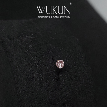 زمام بيرسينج ذهب عيار 18K بفص وردي فاتح وسط