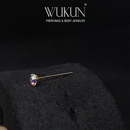 زمام بيرسينج ذهب عيار 18K بفص سبع ألوان وسط