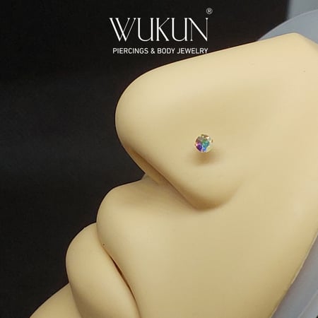 زمام بيرسينج ذهب عيار 18K بفص سبع ألوان وسط