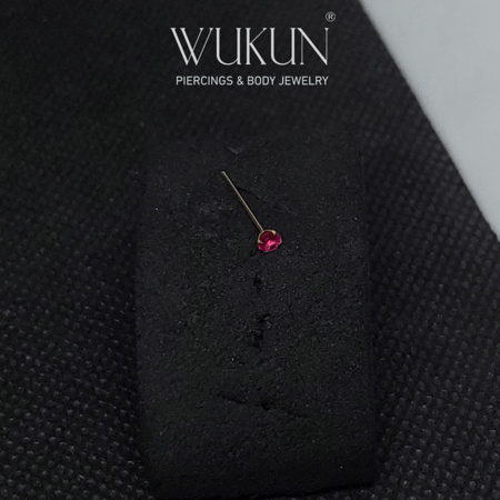 زمام بيرسينج ذهب عيار 18K بفص لون روبي وسط