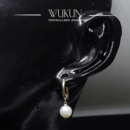 أقراط ذهب حلقة عيار 18k حبة لؤلؤ معلقة