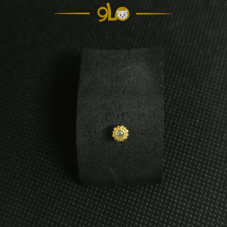 زمام بيرسينج ذهب وردة منقوشة بفص عاكس ألوان