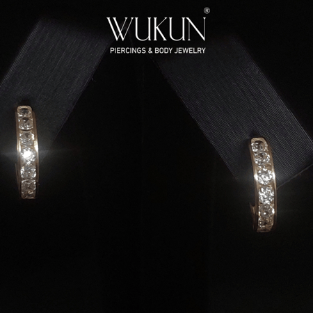 أقراط حلق كبير ذهب عيار 18k كلاسيك مع فصوص لامعة