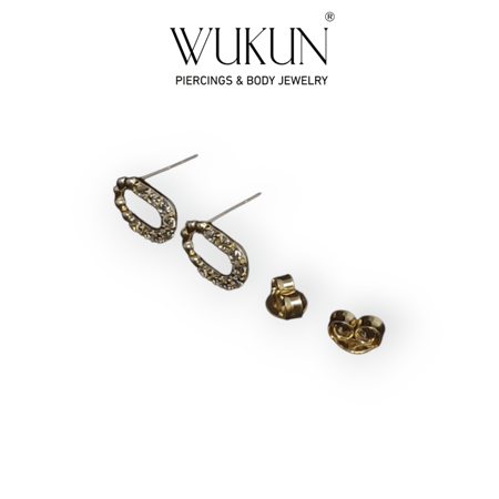 أقراط ذهب عيار 18k بشكل بيضاوي مرصع بالفصوص