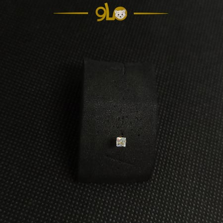 زمام بيرسينج ذهب عيار 18K بفص أبيض مربع