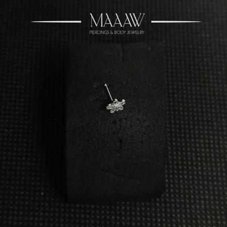 زمام بيرسينج فضة 925s طرف مدبب وردة بفص أبيض