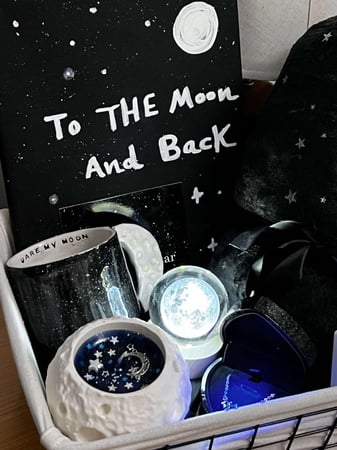 بوكس القمر مع كاسيت خاص