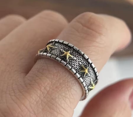 خاتم النجوم مع علبة مضيئة (فضه عيار ٩٢٥)