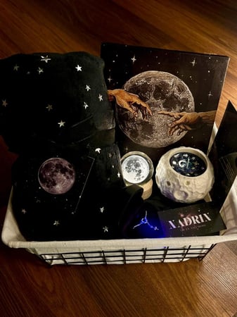 October moon box