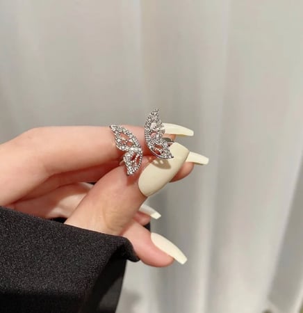 خاتم الفراشه باللون الفضي