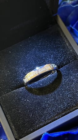 بوكيه مع خاتم رجالي و بلورة القمر