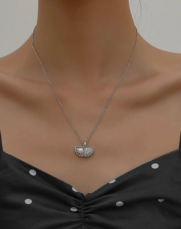 قلادة الصدفه