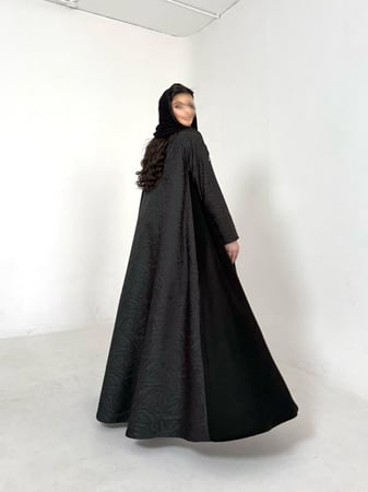 عباية كريب اسود مع تفته ايطالي