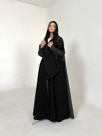 عباية كريب اسود مع تفته ايطالي