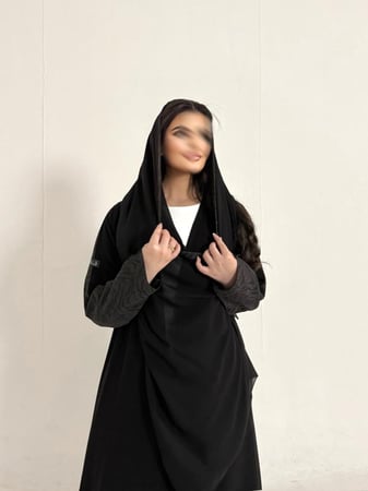 عباية كريب اسود مع تفته ايطالي