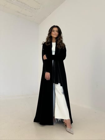 عباية كريب أسود مع تركواز قصة كلوش