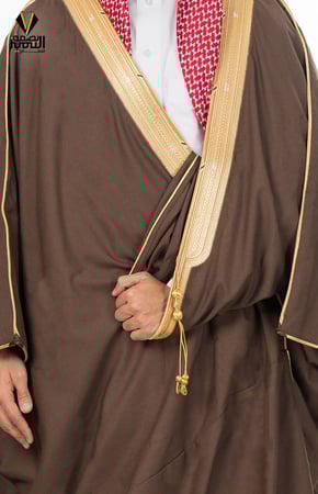 بشت ربيعي اللون عودي