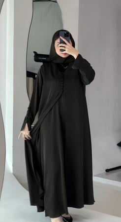 عبايه عمليه مع دريس ثابت بالعبايه