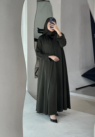 عبايه عمليه مع دريس ثابت بالعبايه