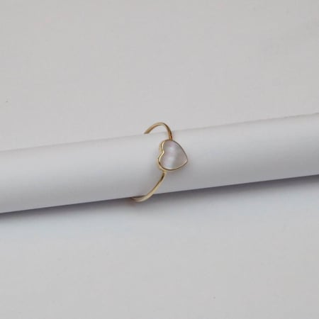 خاتم ذهب صدفي عيار 18أناقة لا تقاوم