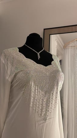 مخور + بشت ابيض رقمه 1