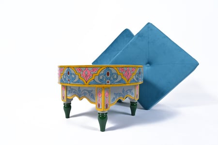 طاولة جلسة شرقية (مع وسادتان أرضية)