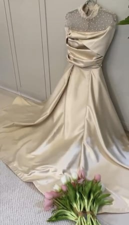 فستان غنى فخم