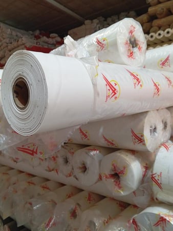 بي في سي pvc ابيض صيني 550 جرام 3 في 50 متر ضد الماء المطر