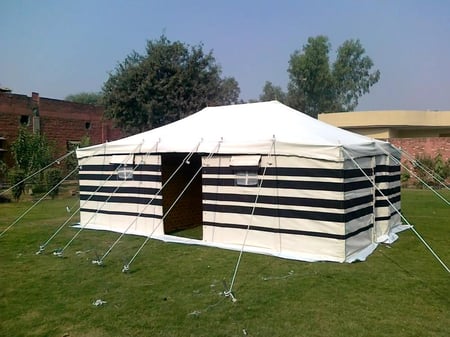 خيمه ع شكل بيت شعر ابيض مخطط اسود خط 4*6 يارد 30 مل 3 غاط