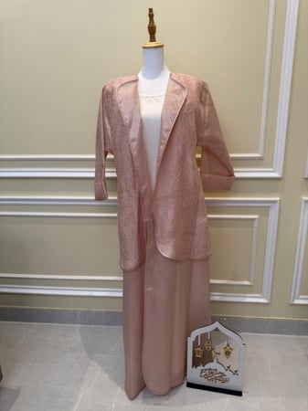 قفطان مغربي وردي