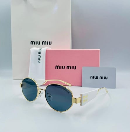 نظارة ميو ميو بملحقاتها