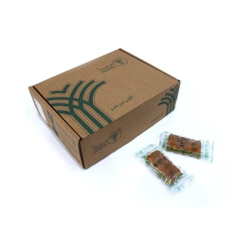 كرتون بسبوسة بالفستق 1 كيلو