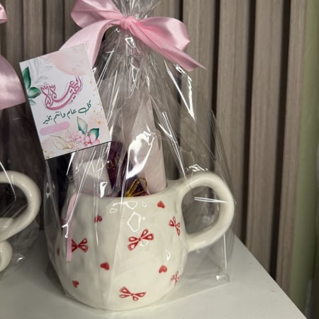 أنوثه في كوب