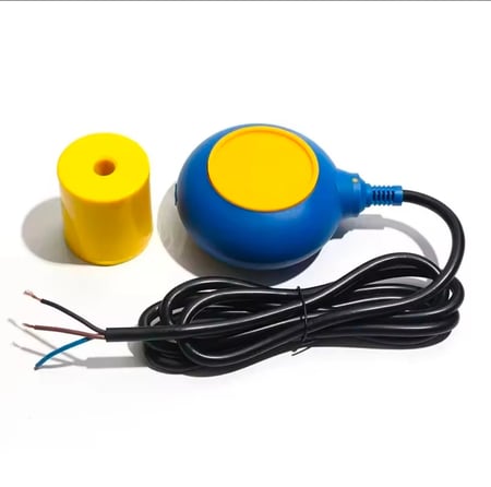 مفتاح عائم دائري (Float Switch) لتنظيم منسوب المياه أوتوماتيكياً.