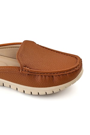 حذاء فلات كاجوال نسائي مفتوح من الخلف سادة