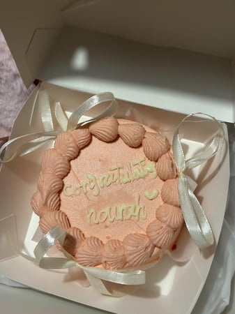 كيك  ٤ إنش مع شمعة