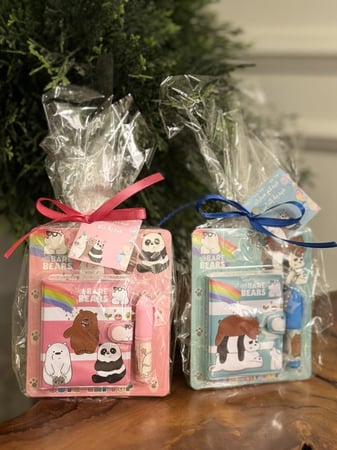 توزيعات اطفال ( نوتة وقلم ) شخصية  الدببة الثلاث