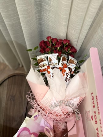 بوكية كيندر + ورد