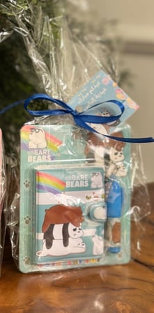 توزيعات اطفال ( نوتة وقلم ) شخصية  الدببة الثلاث