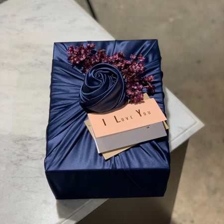 تغليف خاص للملابس فروات