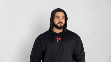 بلوفر اسود تكنيك