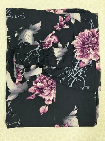 شرشف بناتي قطن سحاب مخفي باللون اسود الكم فرنسي الطول من الكتف 145 cm